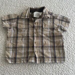 🟡0-3 months button down T-Shirt